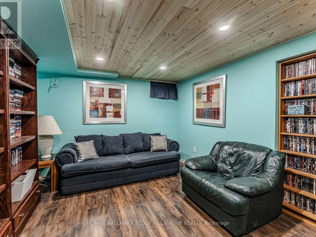 7 SANDLEWOOD TRAIL, 