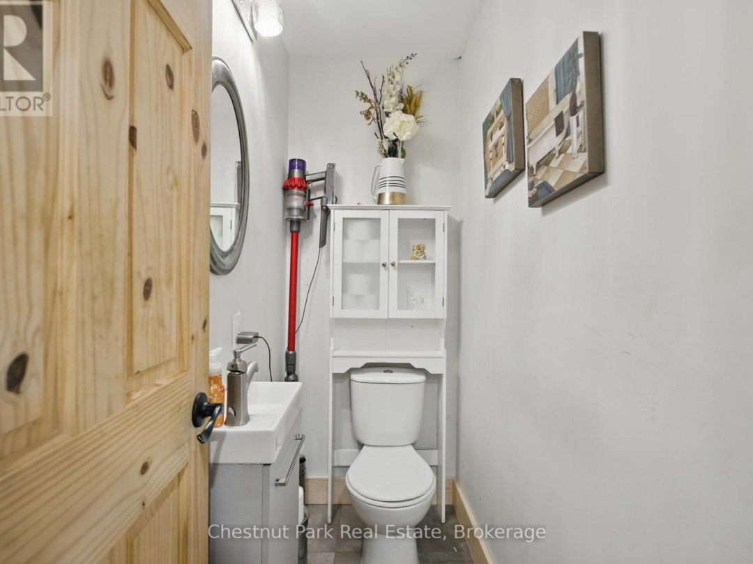 1258 RAVENSCLIFFE ROAD, 