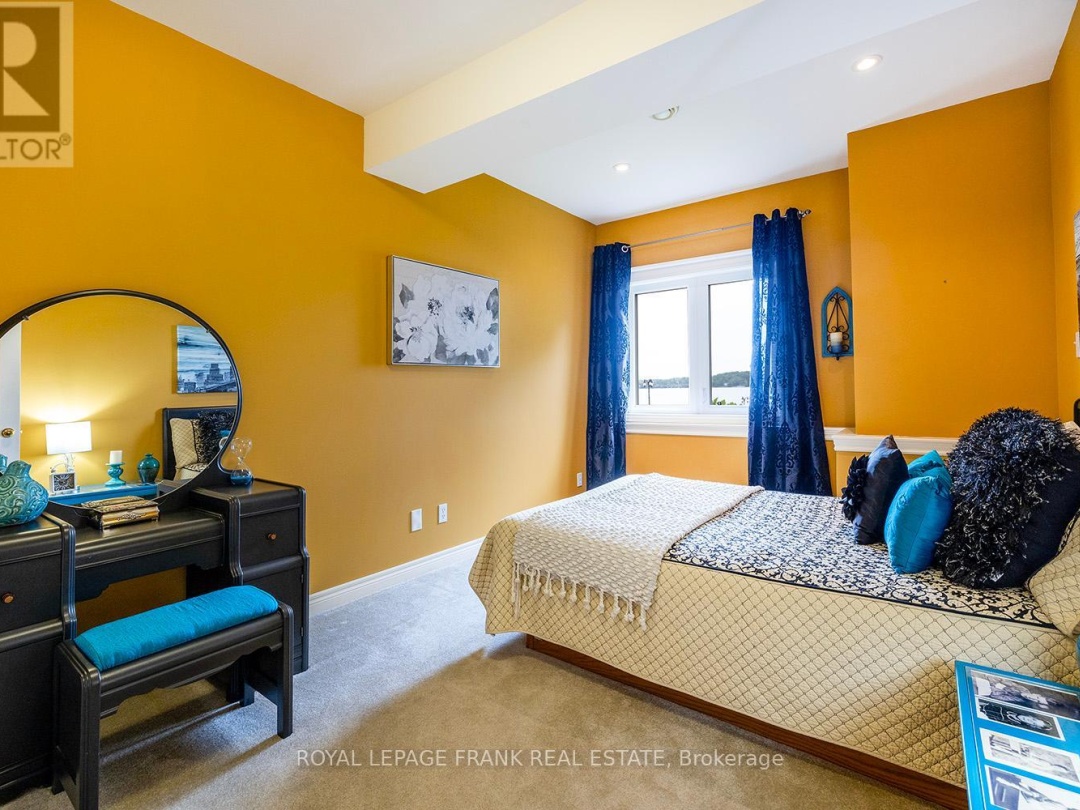24 GILSON POINT PLACE, Lake Scugog