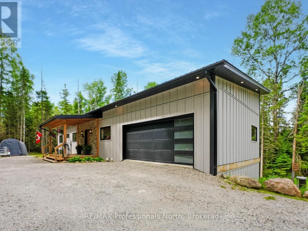 1086 STOTHART CREEK ROAD, 