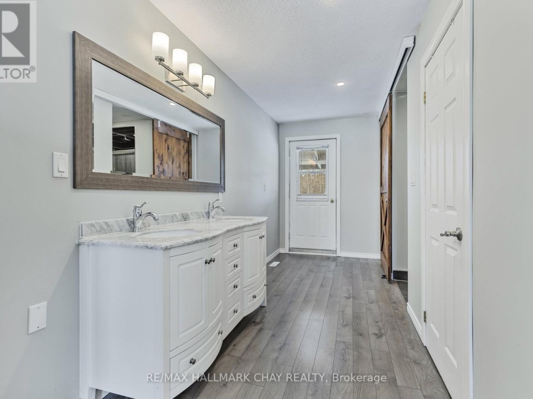 5810 Lowanda Lane, Ramara