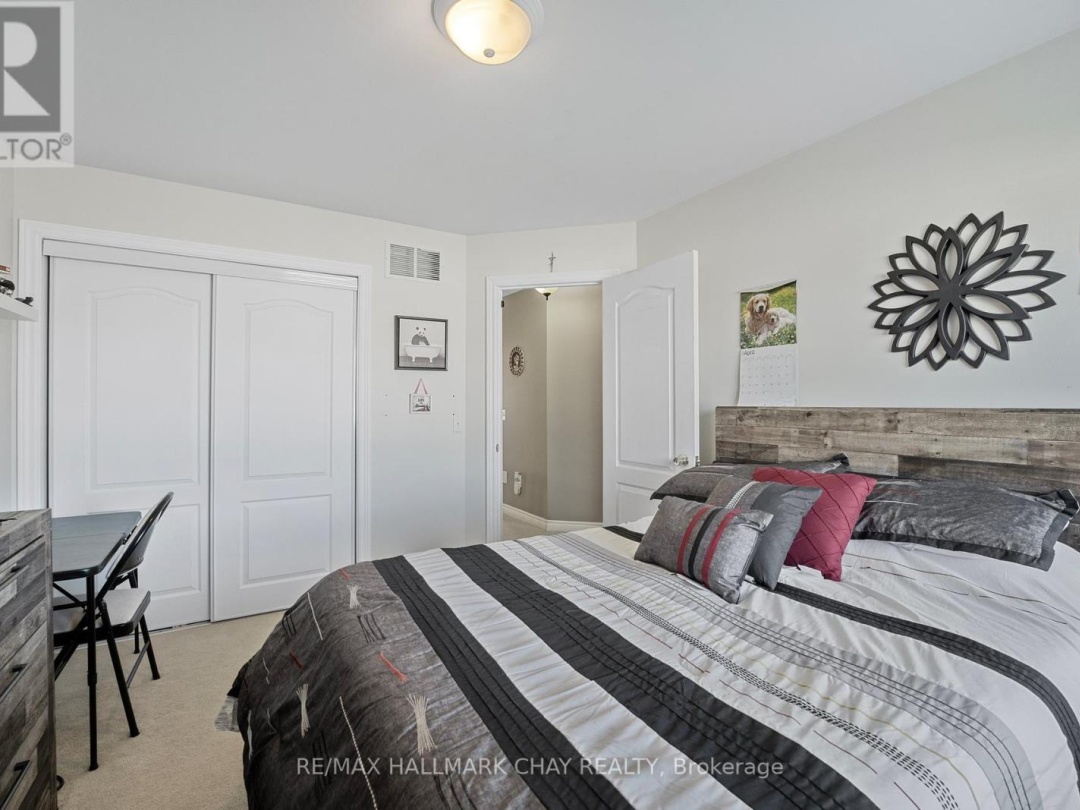 5 800 West Ridge Boulevard, Orillia
