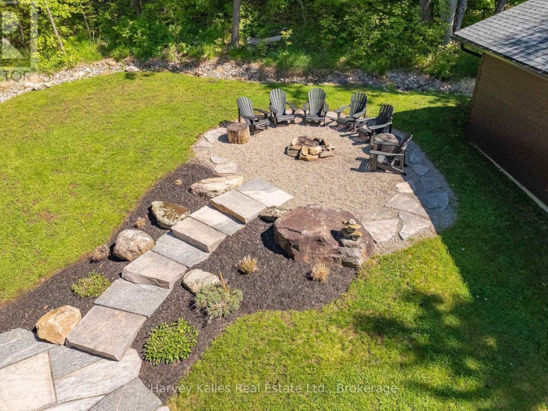 157 Chalet Crescent, Peninsula Lake