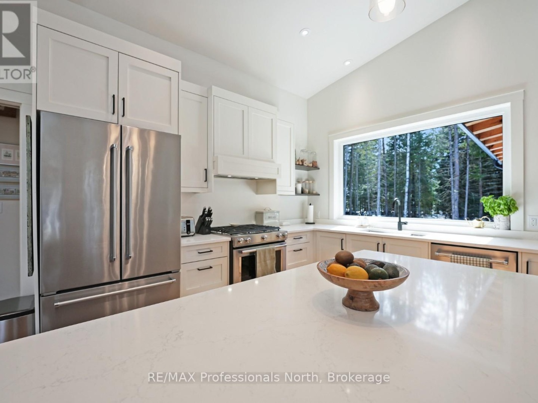1086 STOTHART CREEK ROAD, 