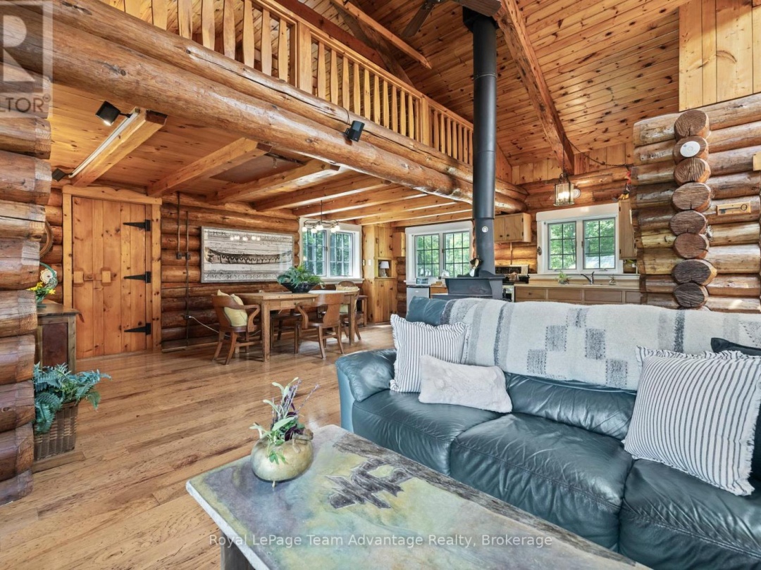 25 LIMBERT LANE N, 