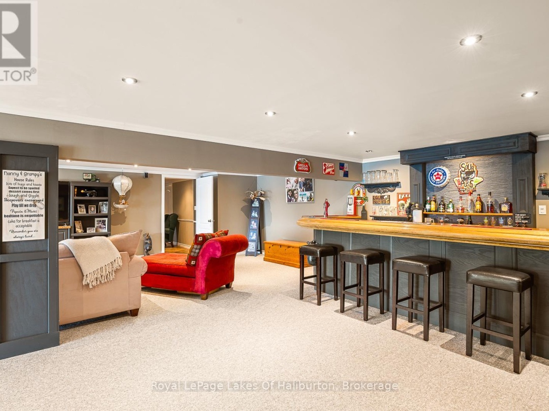 1047 Balmoral Lane, Trooper Lake