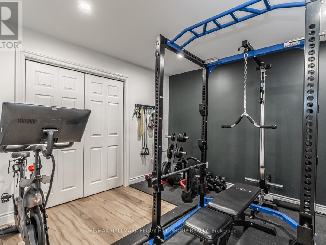285 WARMINSTER SIDEROAD, 