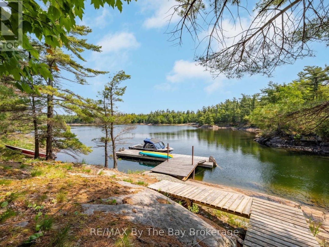 12 IS 3900 GEORGIAN BAY, 