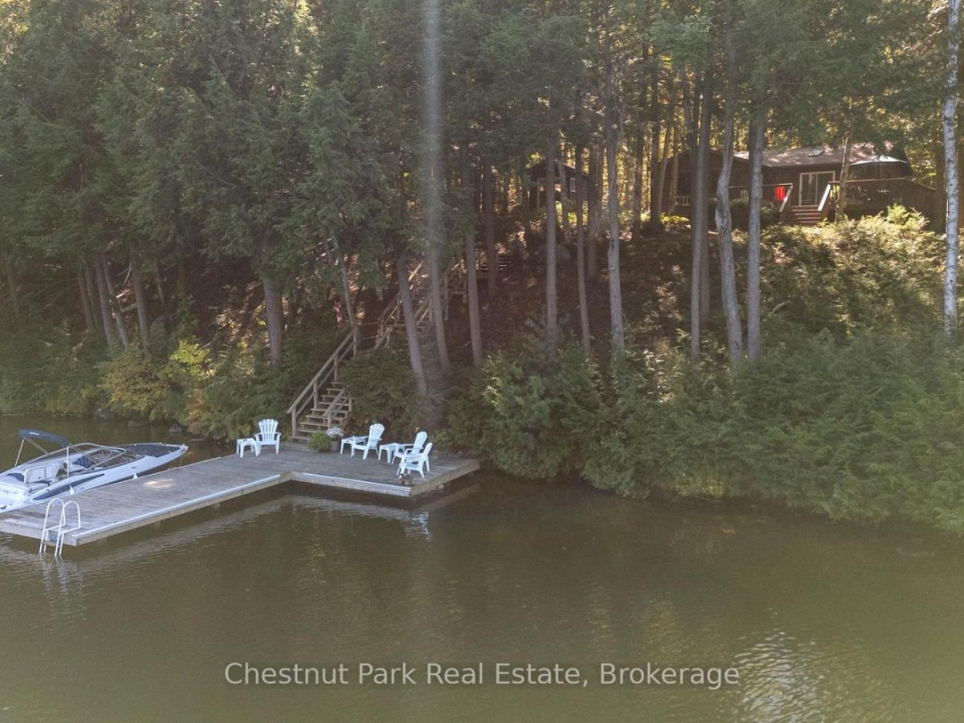 10 TAYLOR (26LM10) ISLAND, 