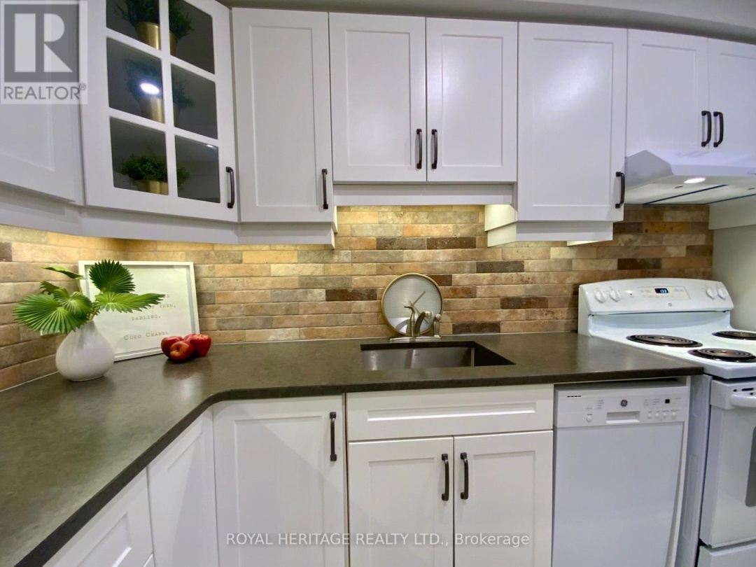 405 - 200 EAST STREET S, 
