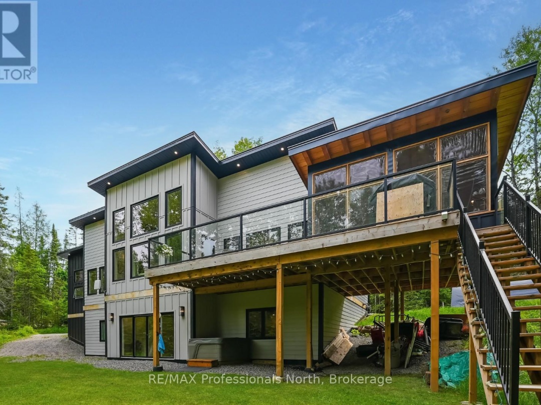 1086 STOTHART CREEK ROAD, 