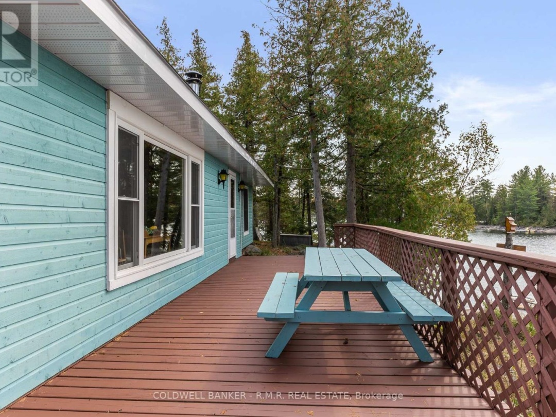 701 ISLAND 7, Crystal Lake