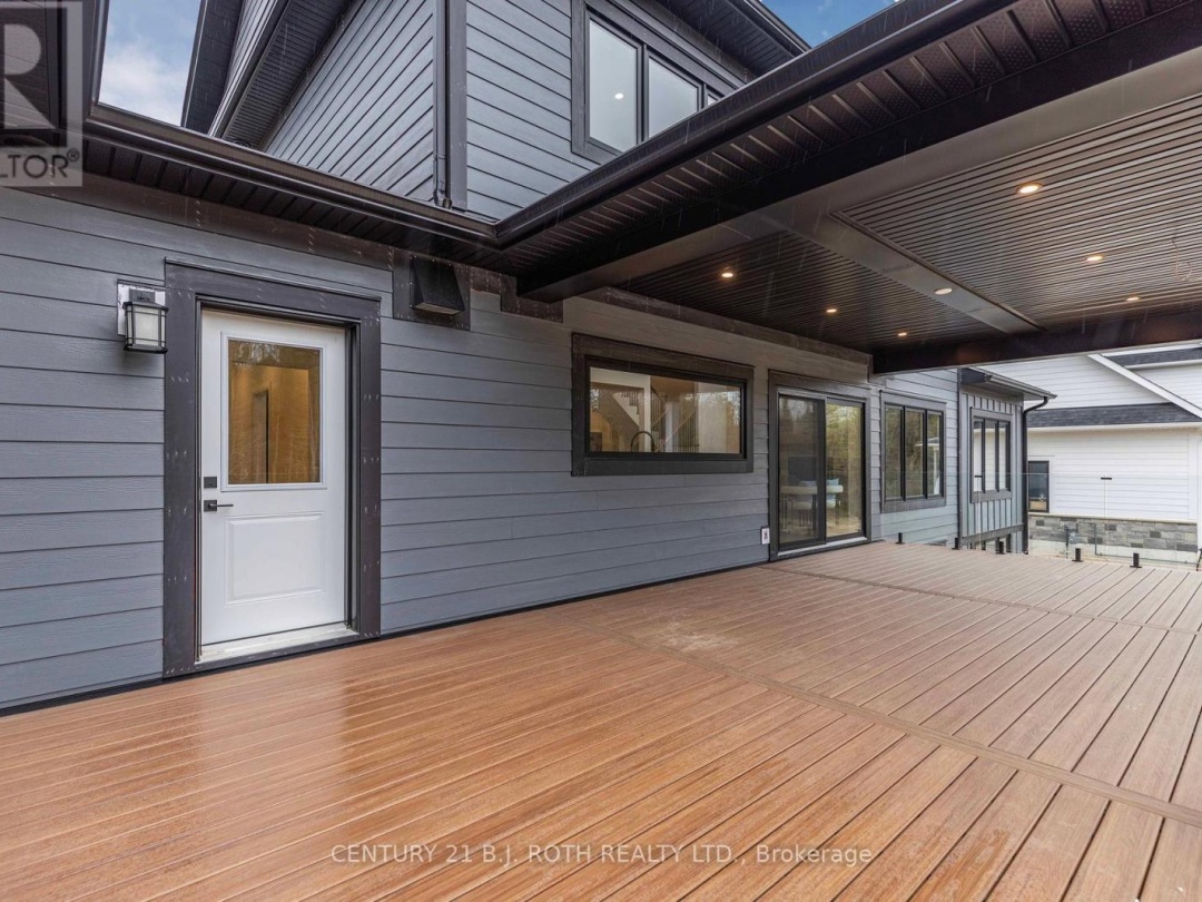 8 CLYDESDALE COURT, 