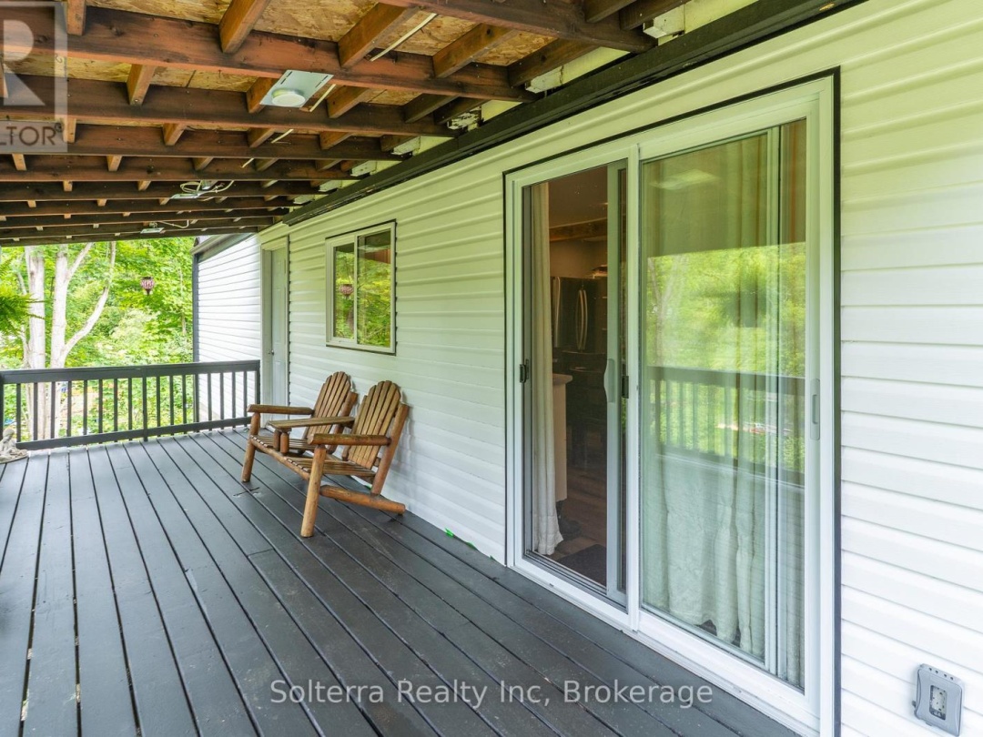 160 WAGNER ROAD W, 