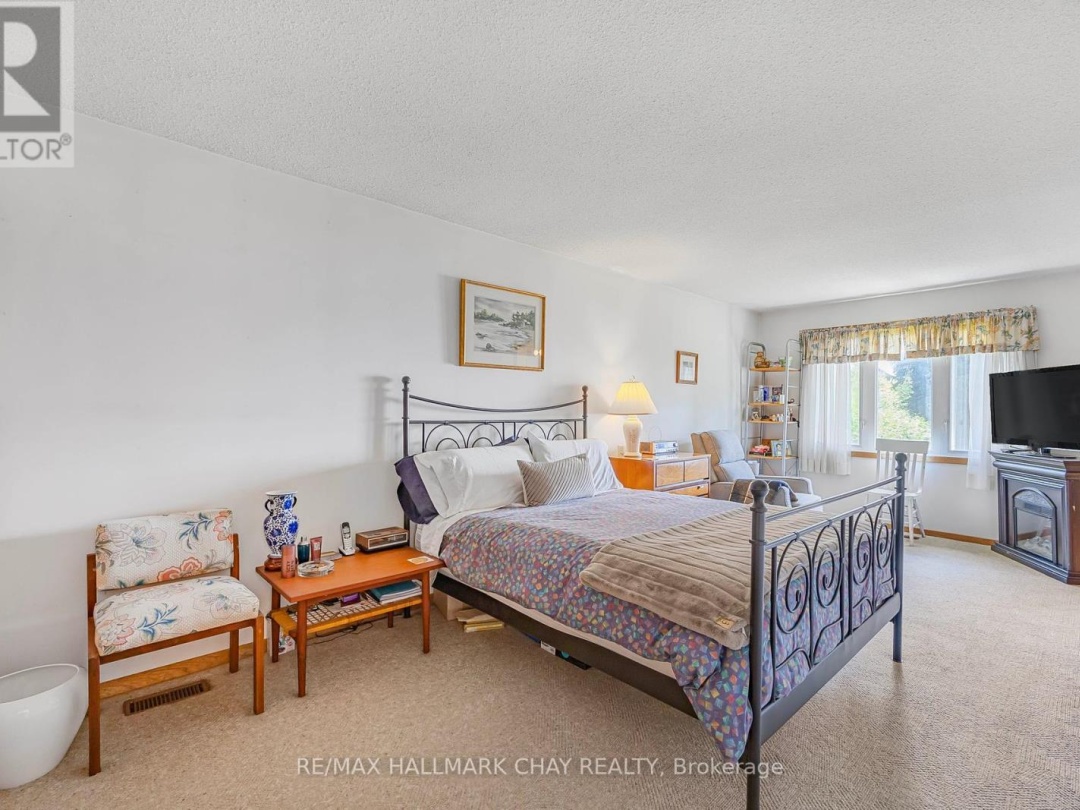 1125 WOODLAND DRIVE, Lake Simcoe
