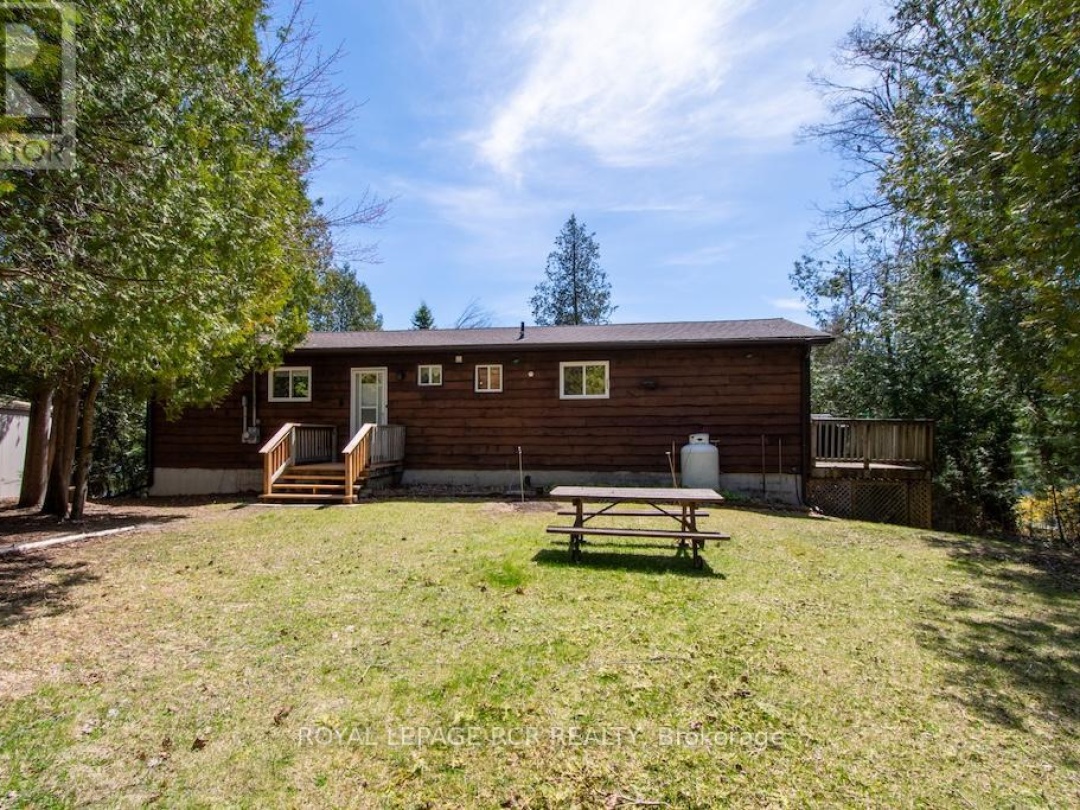 24 Juniper Crescent, Four Mile Lake