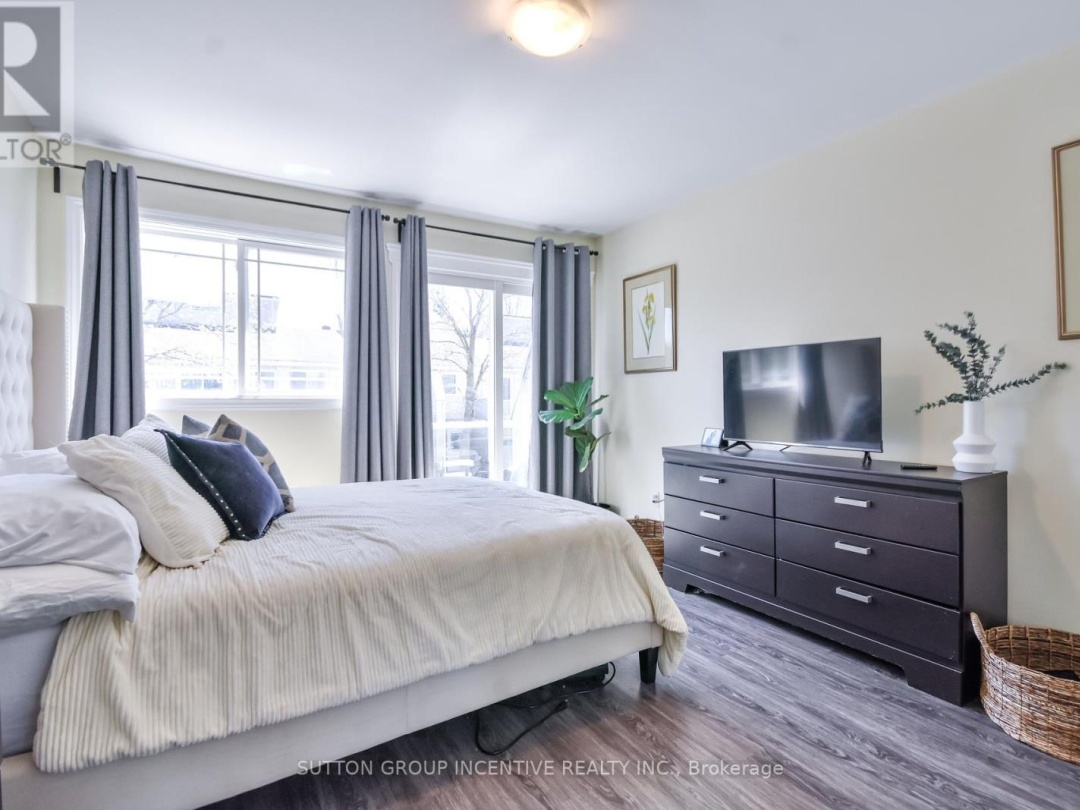 39 - 12 LANKIN BOULEVARD, 