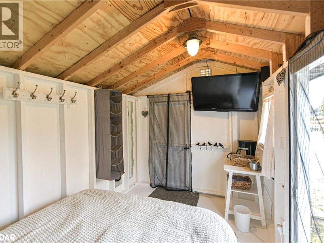 8222 COUNTY RD 169 Road, 