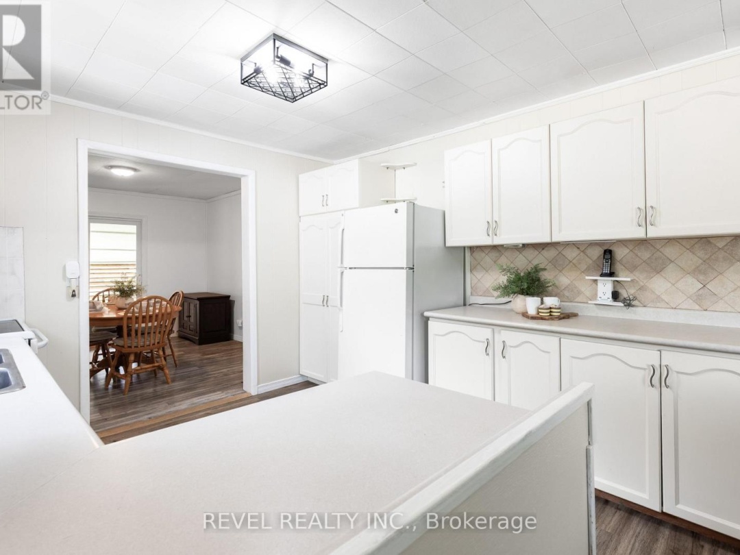 883 CENTENNIAL PARK ROAD, 