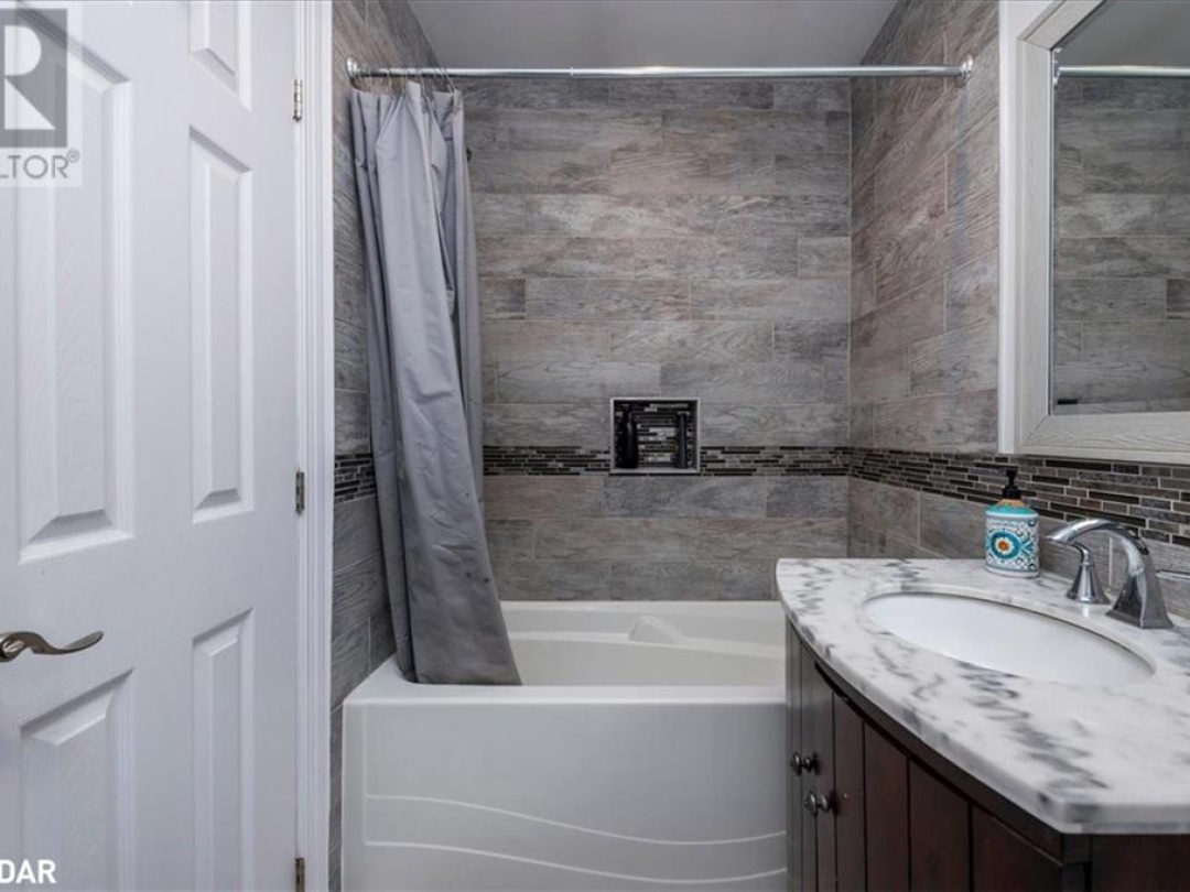 81 Laguna Parkway Parkway Unit# 12, Lake Simcoe