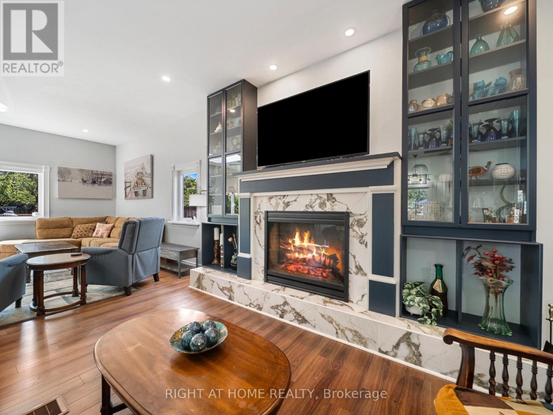 445 PETER STREET N, 