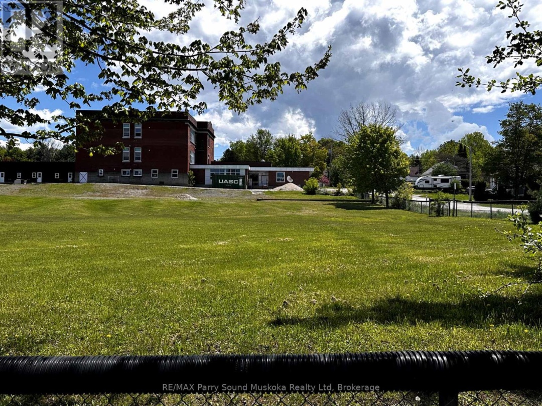 LOT 35- - LOT 35 BEAVER STREET W, 
