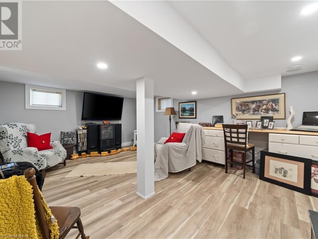 33 GRAHAM Drive, 