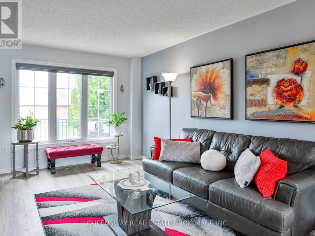 10 LEWIS DRIVE, Orillia