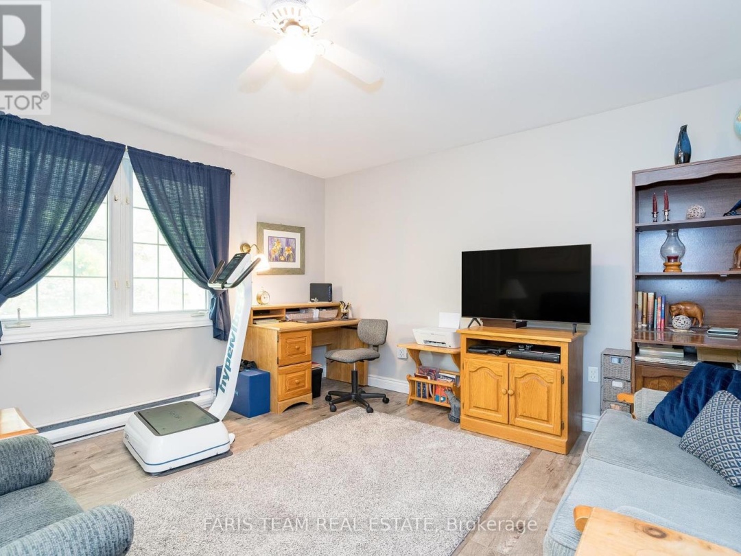 1669 Newton Street, Tay