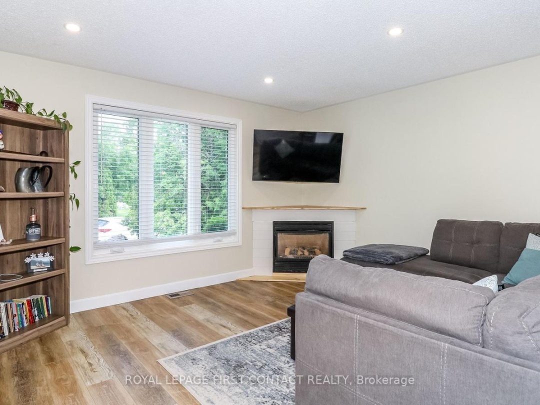 1 MARIPOSA DRIVE, 