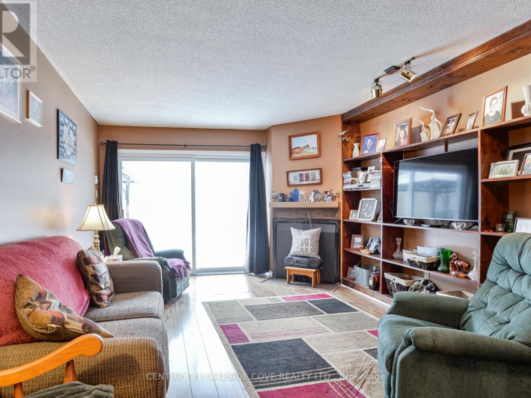 15 - 71 LAGUNA PARKWAY, Lake Simcoe
