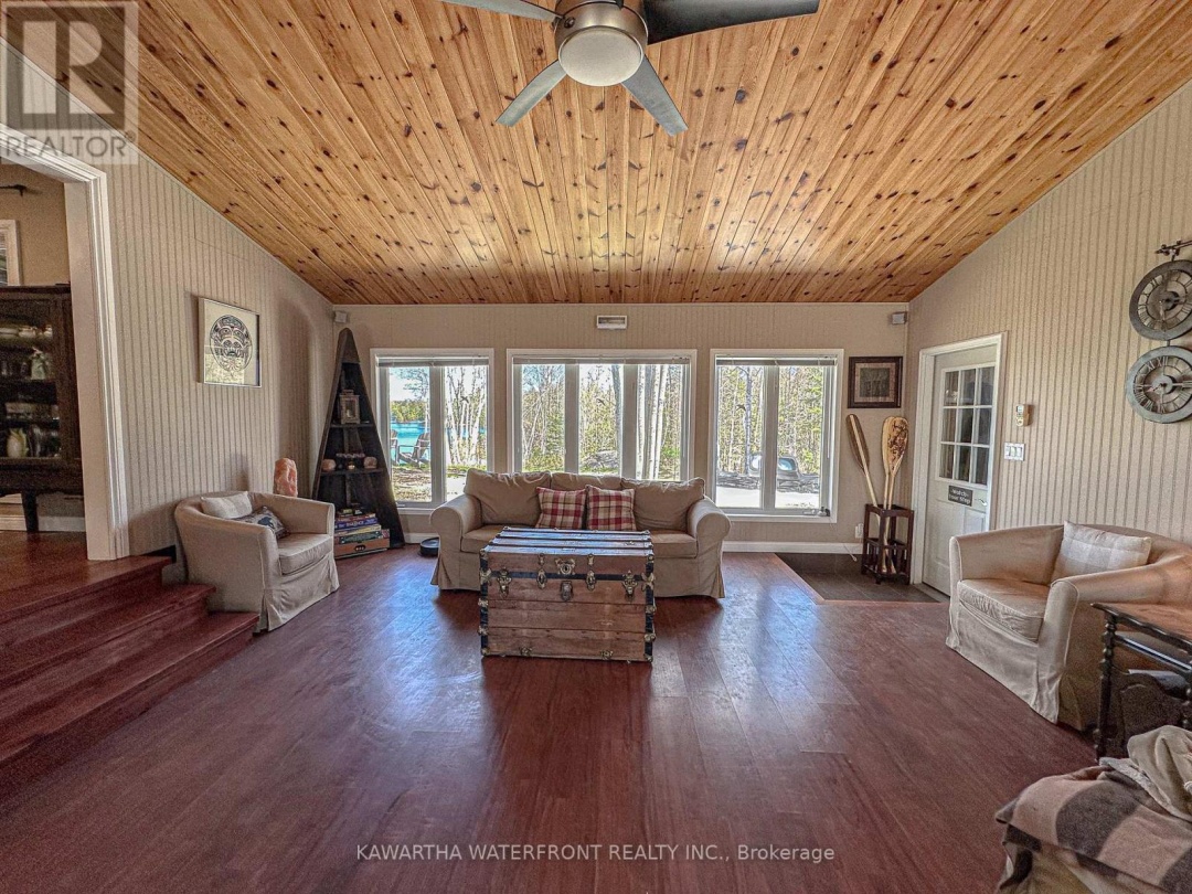 1170 ENGLISH CIRCLE, 