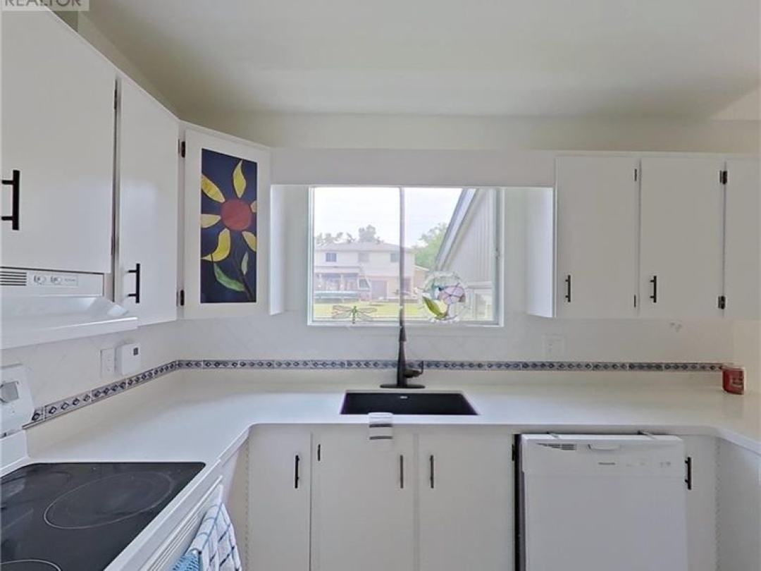 4 MAYPARK Drive, 