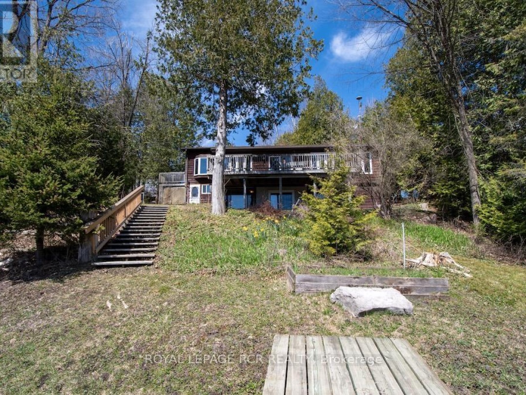 24 Juniper Crescent, Four Mile Lake