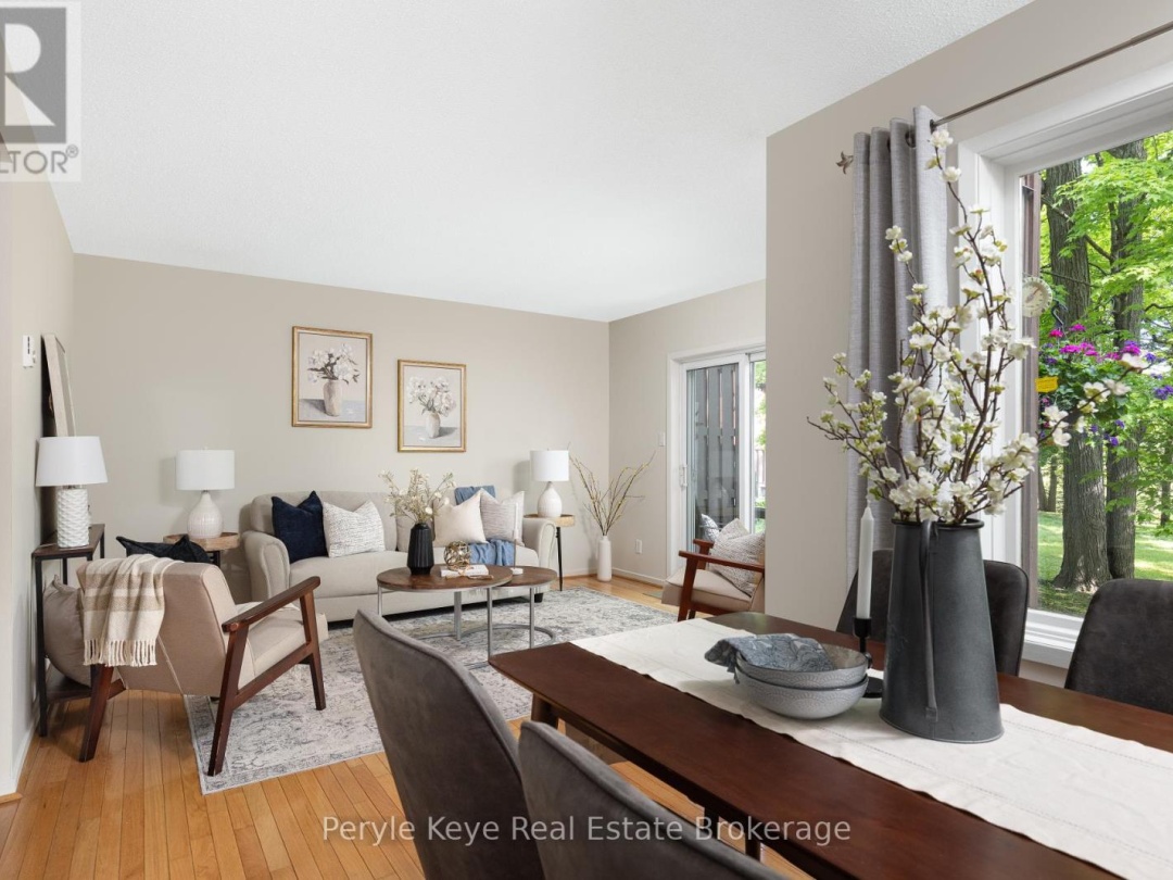2 63 Southbank Drive, Lake Muskoka