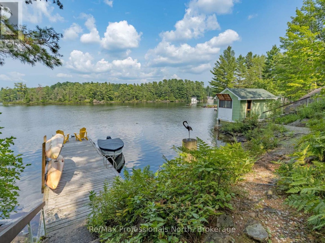 1020 Road 2000, Muldrew-south Lake