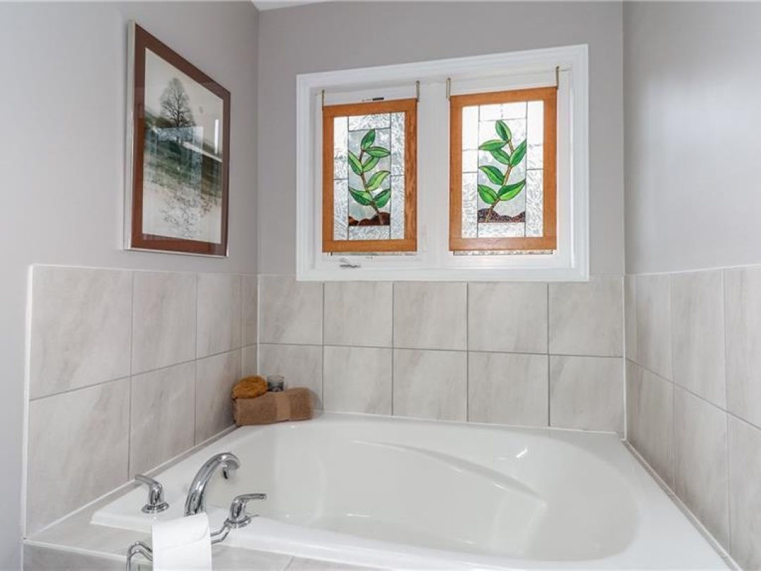 28 MASTERS Crescent, 