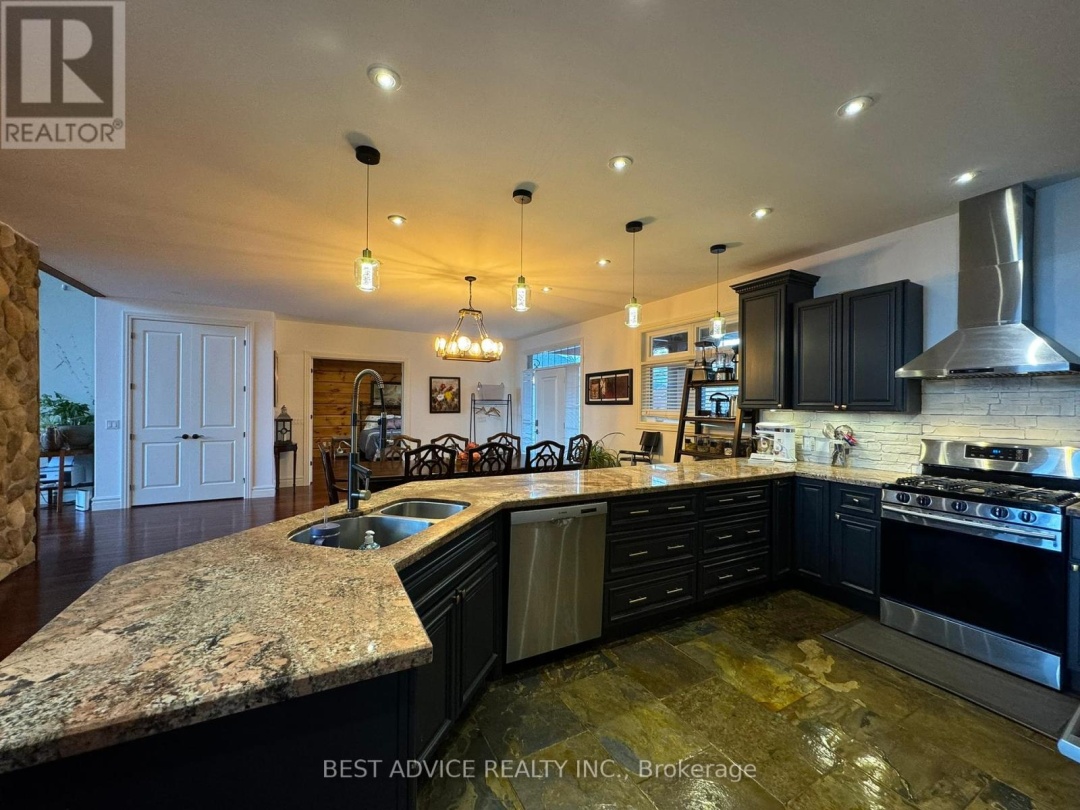 9 Fernwood Lane, Lake Simcoe
