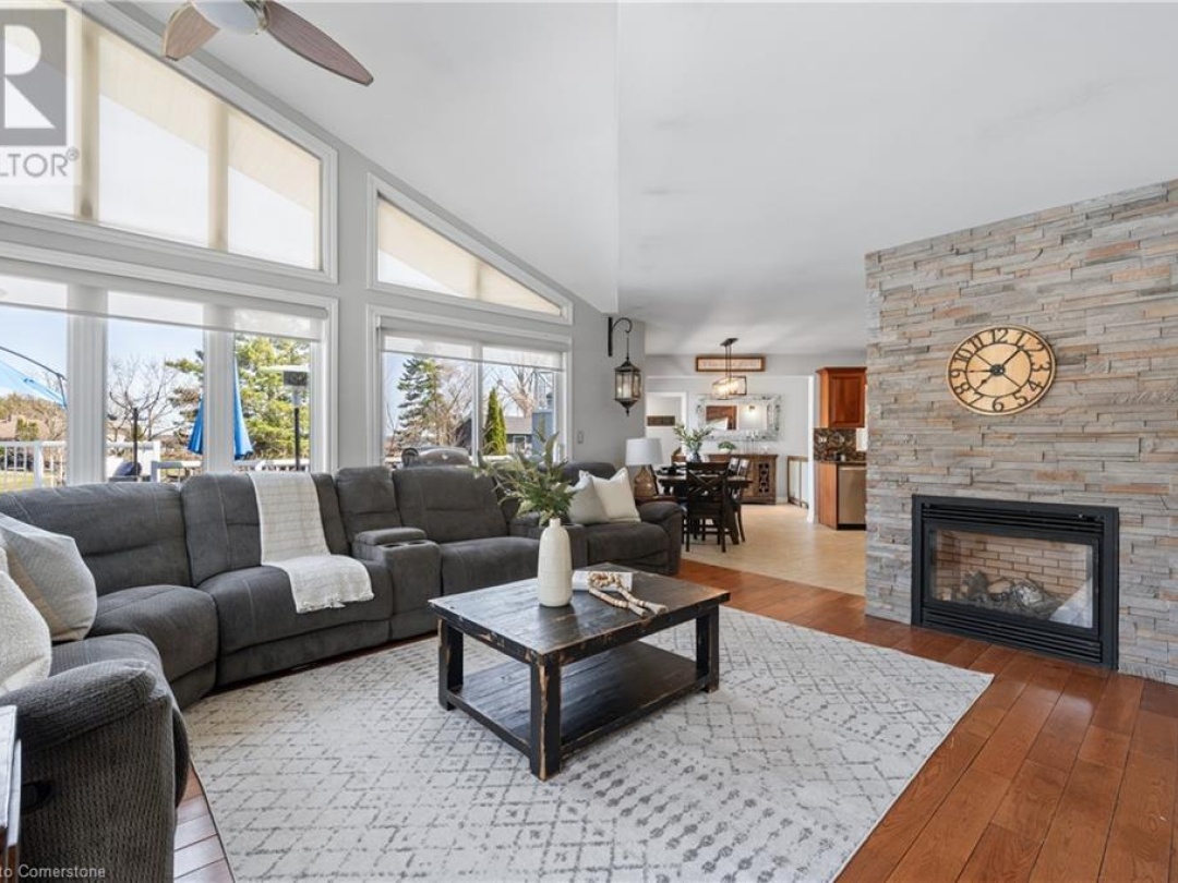 33 Totten Drive Drive, Sturgeon Lake