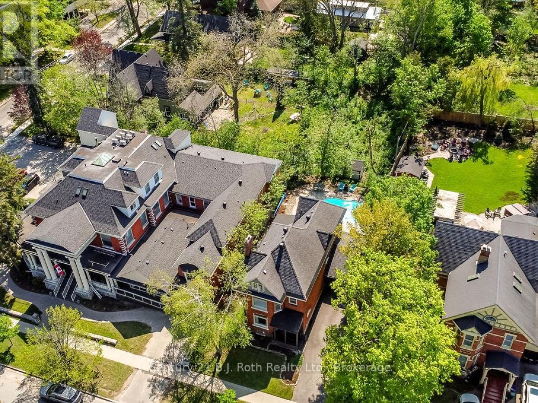 135 PETER STREET N, Orillia