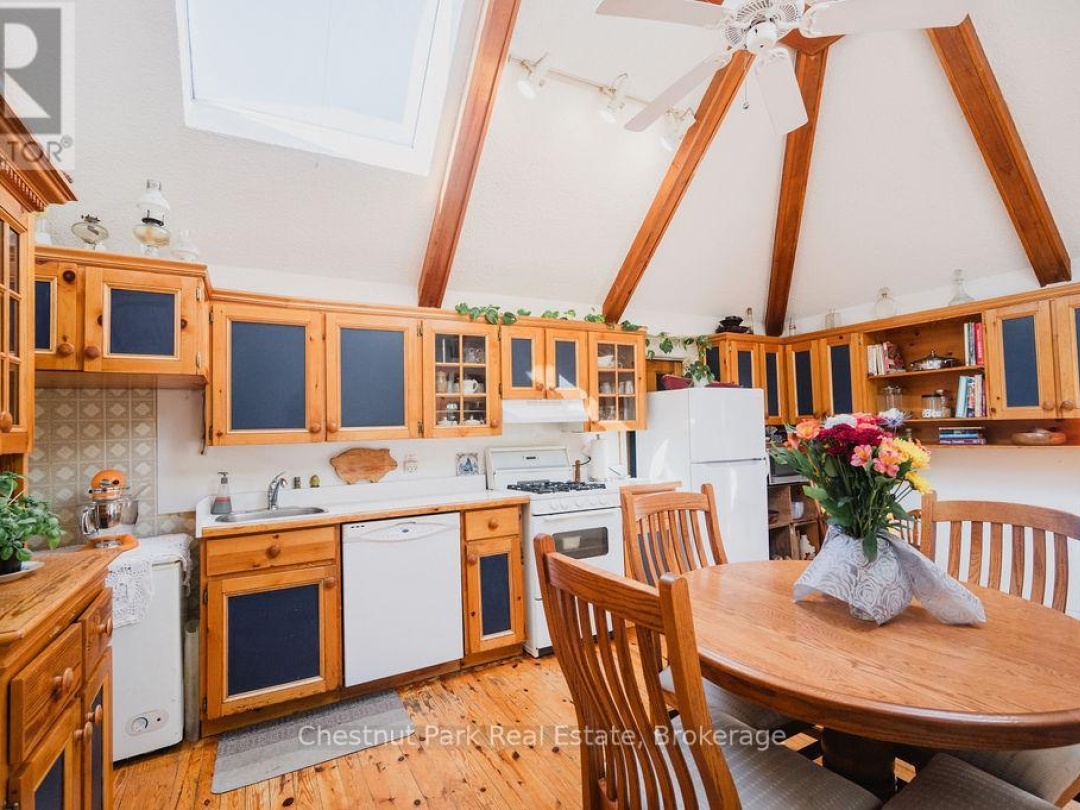 1150 CARLSMOUNT ROAD, 