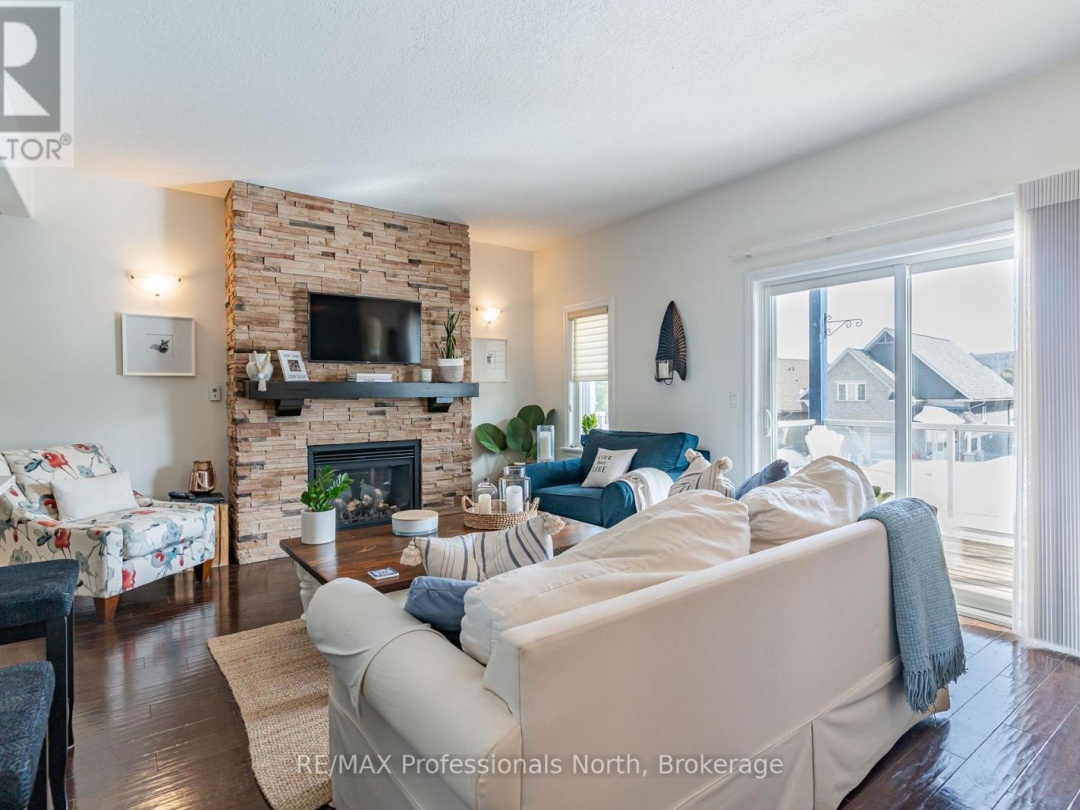 13 68 Webb Circle, Kashagawigamog Lake