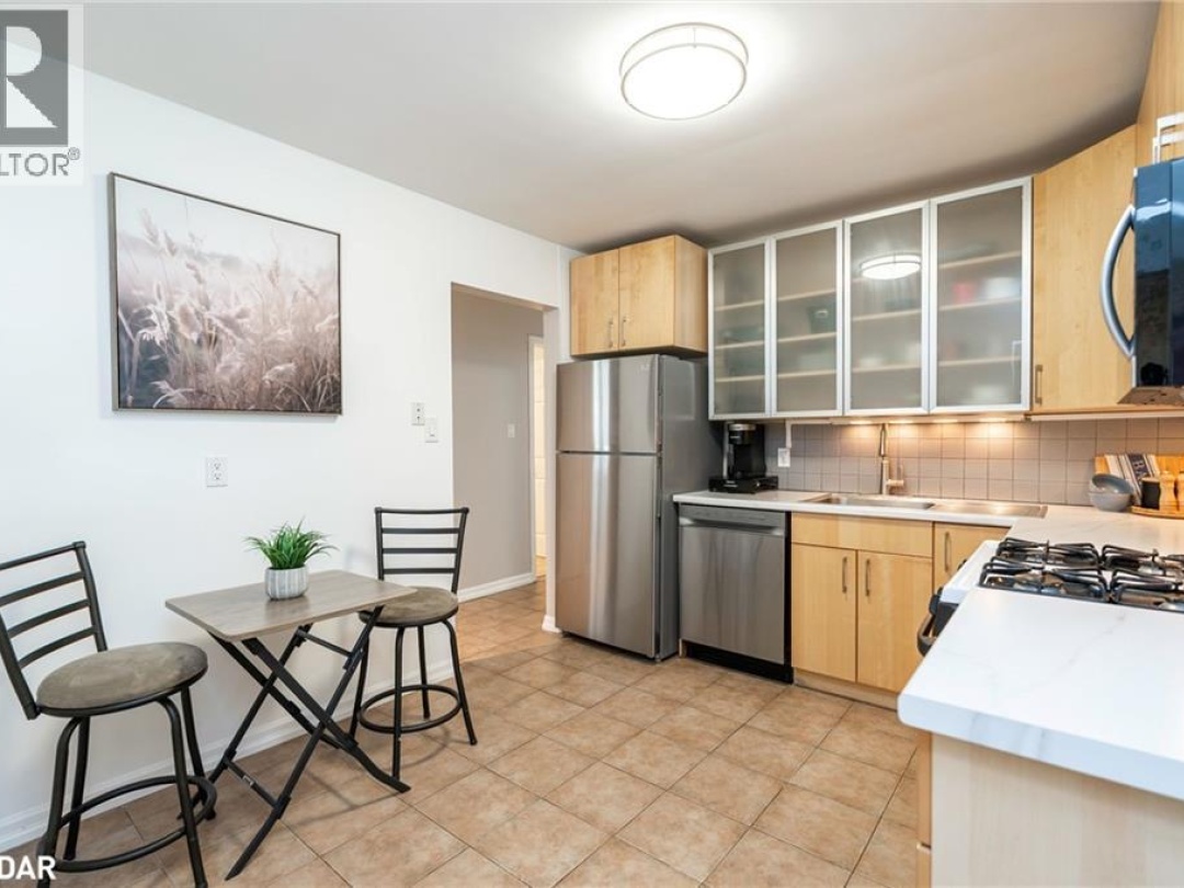 6 WALKER Avenue, 