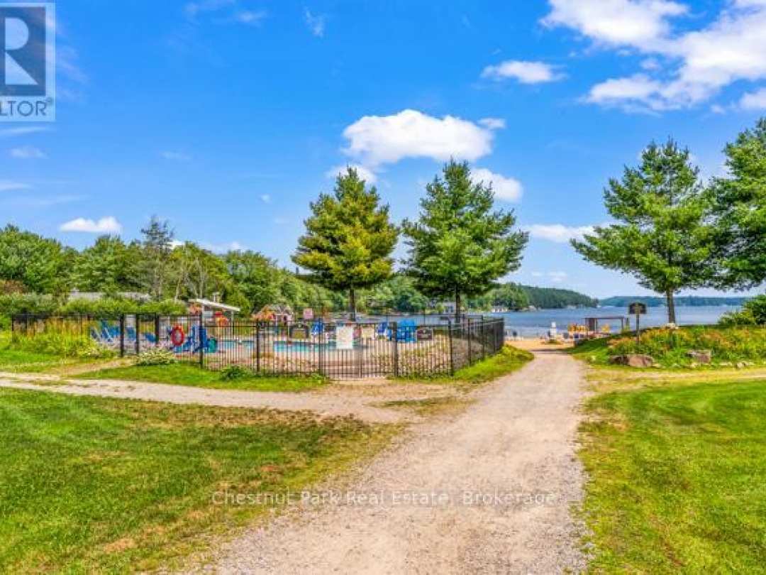 B#206 - 1869 MUSKOKA ROAD 118 HIGHWAY W, 