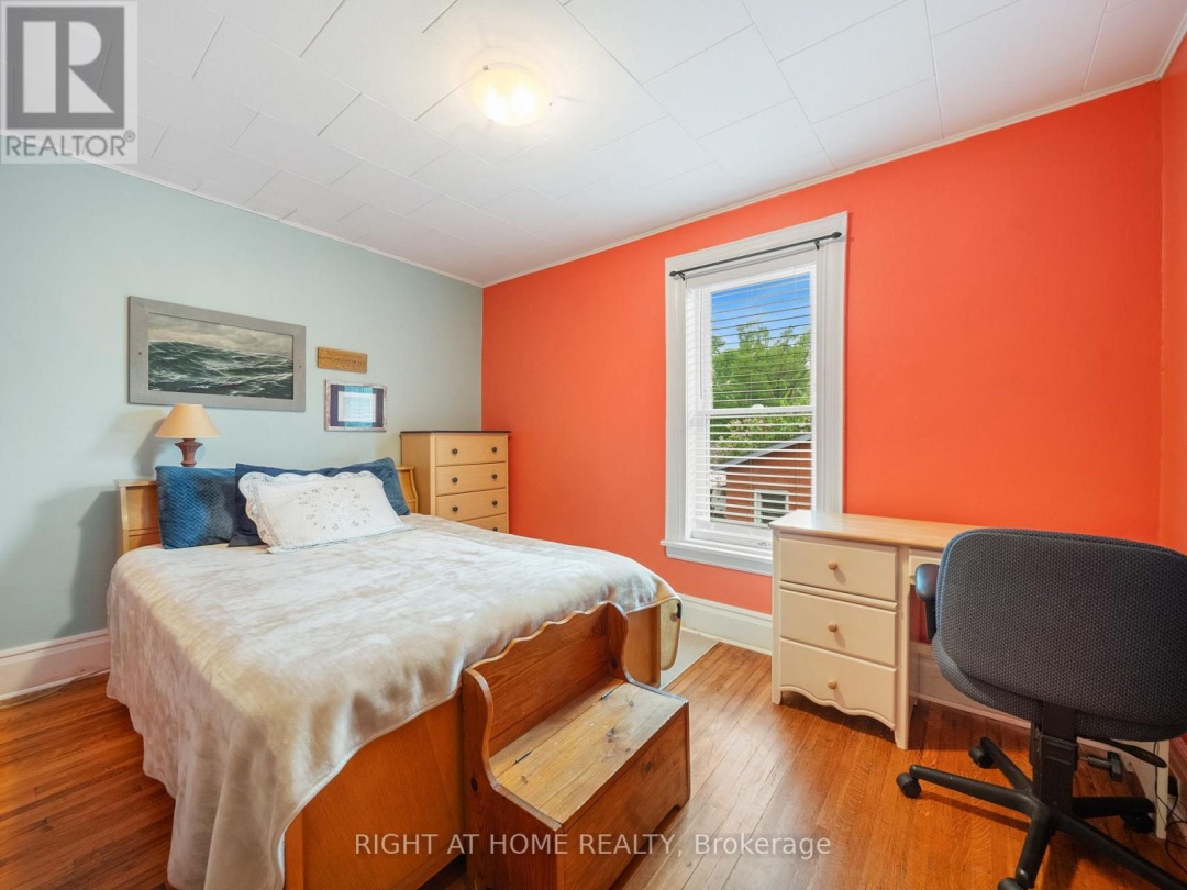 251 LACLIE STREET, 