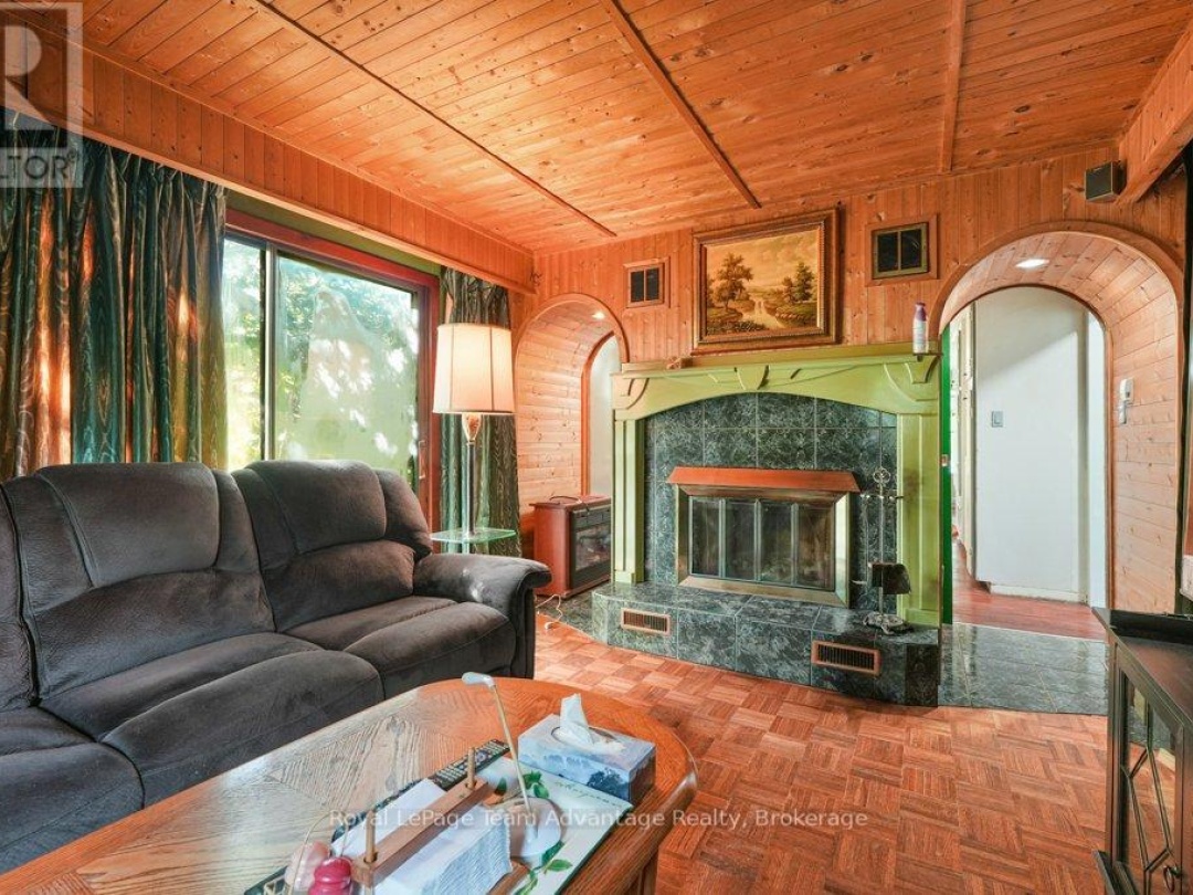 18 HORSESHOE LAKE ROAD, 