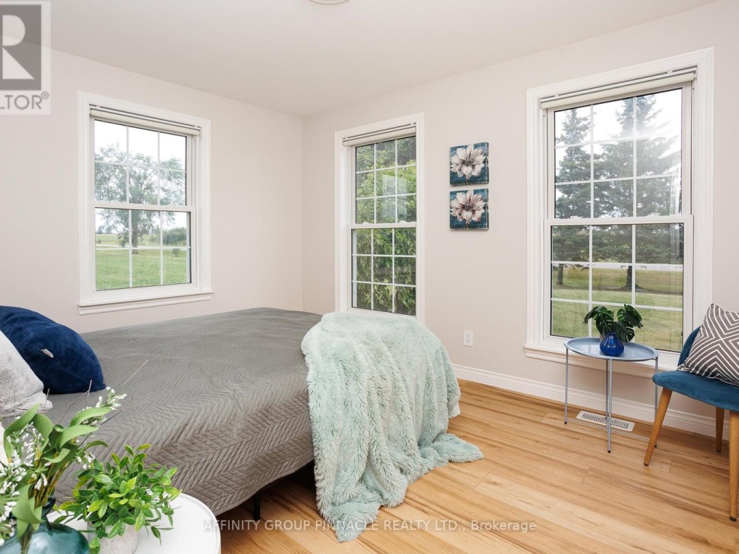 1042 SKYLINE ROAD, 