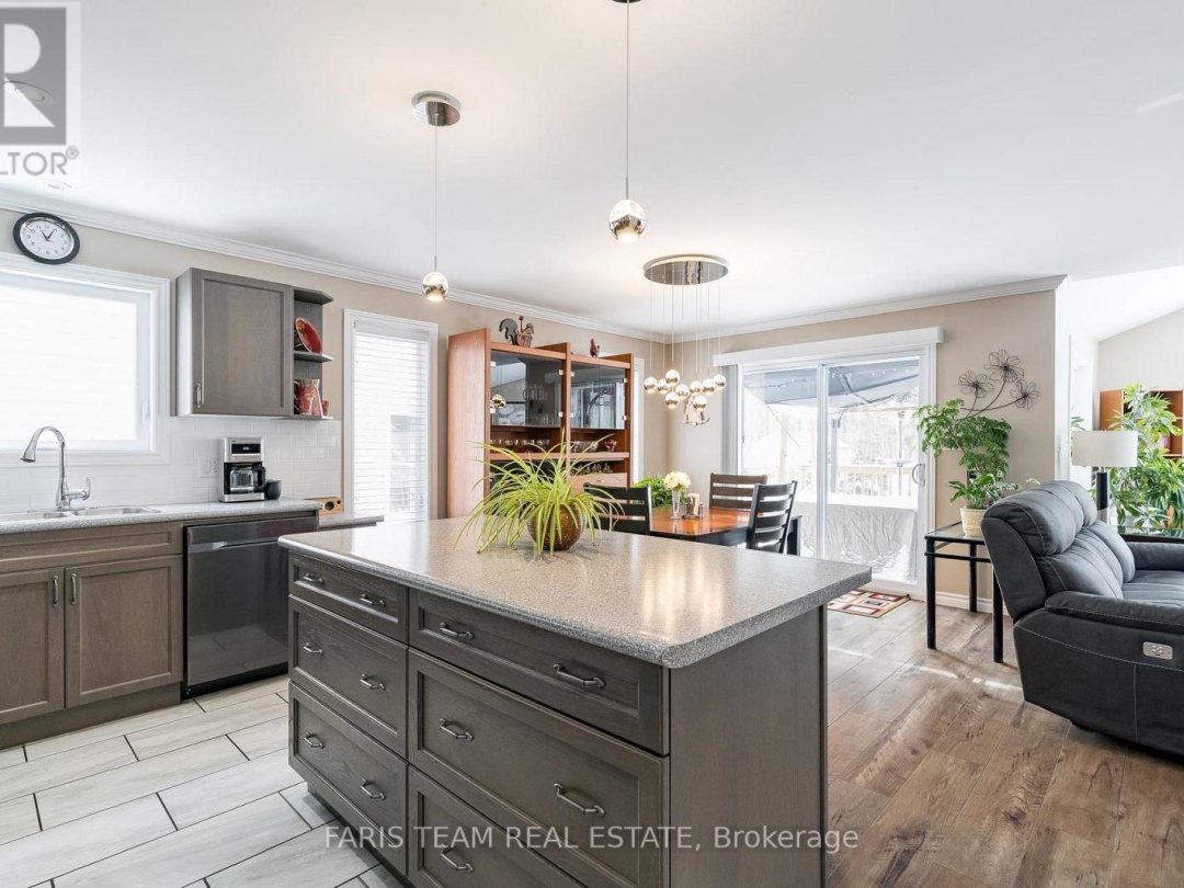 145 PINERIDGE GATE, 