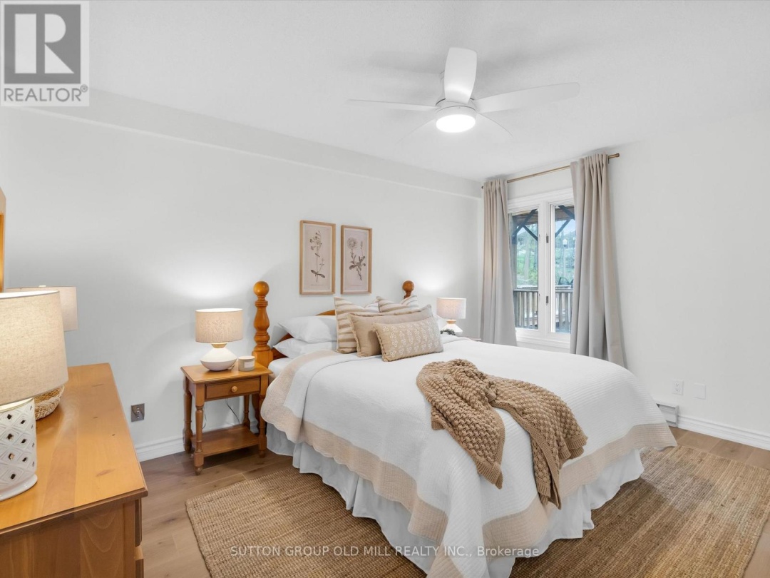 203 26 Deerhurst Drive, Peninsula Lake