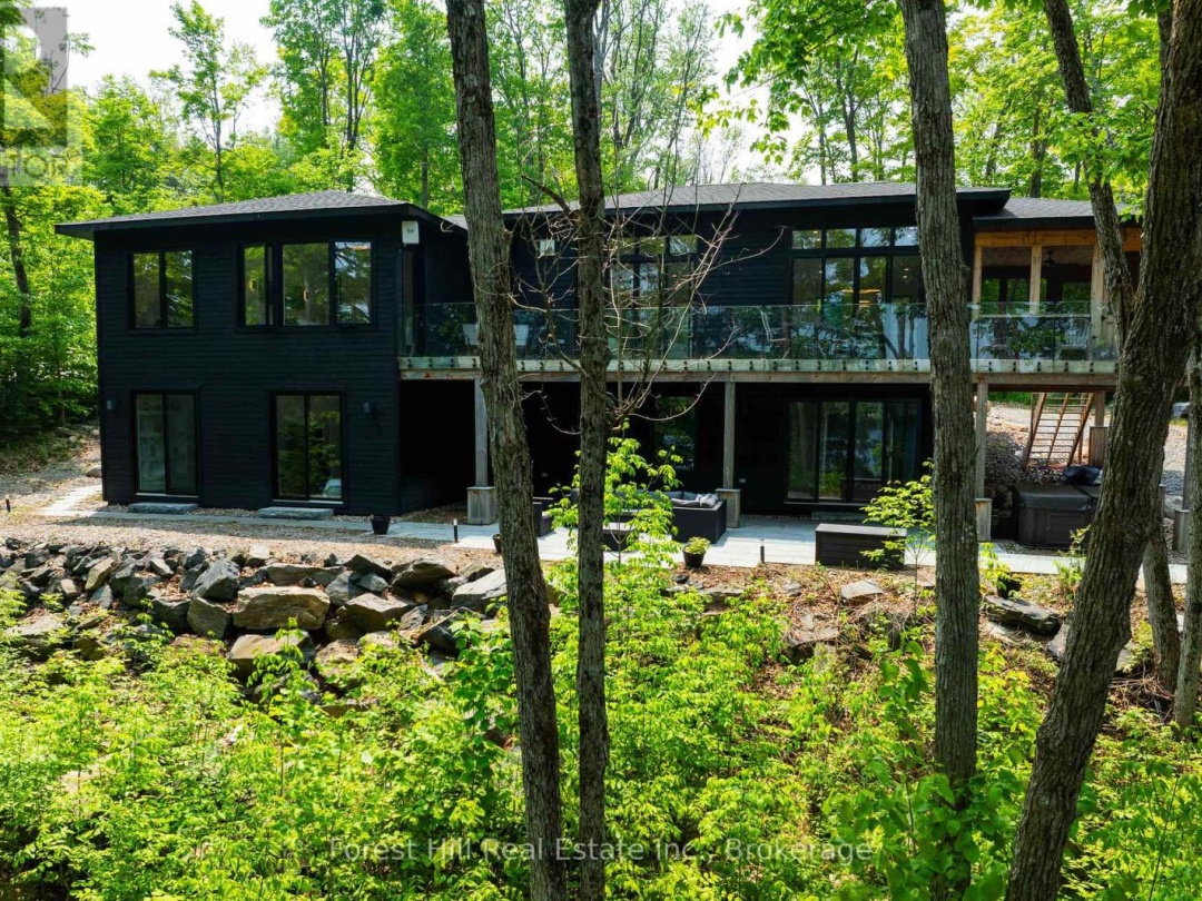 22 Long And Winding Road Road, Silver Lake